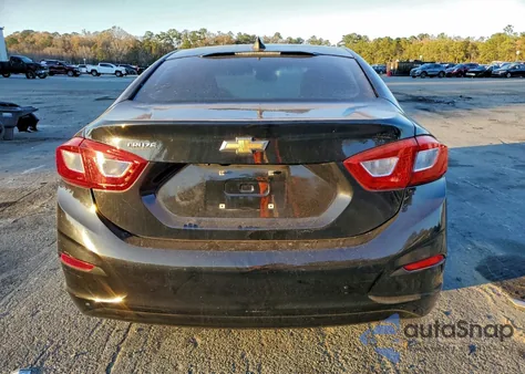 2018 Chevrolet Cruze Ls z USA, uszkodzony, nr VIN 1G1BC5SM1J7172357